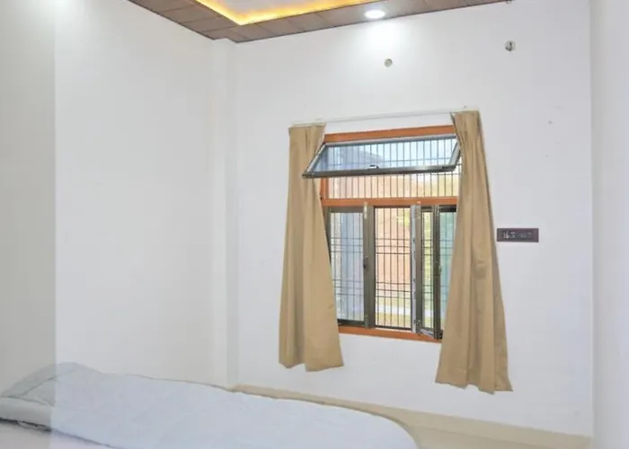Monishka Palace Homestay - Ayodhya