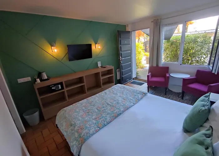 Hôtel Monet La Rivière-Saint-Sauveur