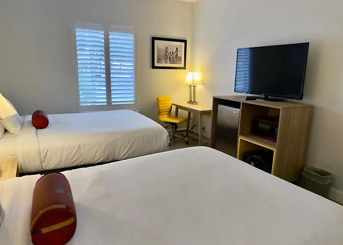 Days Inn & Suites By Wyndham Lakeland