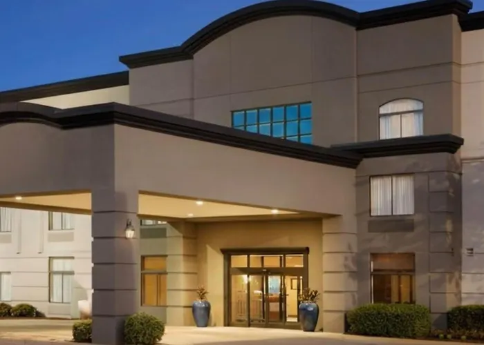 Townhome Inn & Suites By Ihg Cordova