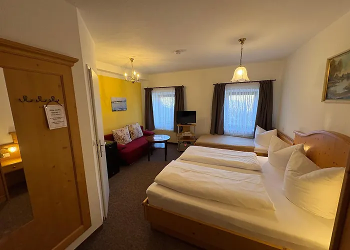 Hotel Pension Lindenhof Prien