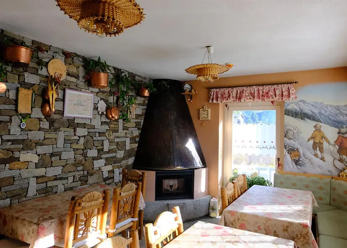 Bed and Breakfast Garni La Genziana Temù