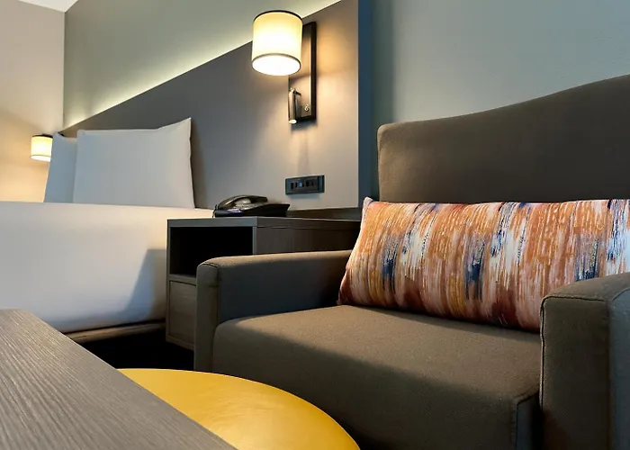 Surface Boutique Hotel Minot