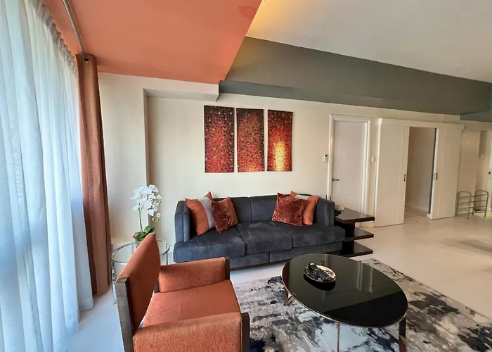 Kl Serviced Residences Managed By Hii Makati City