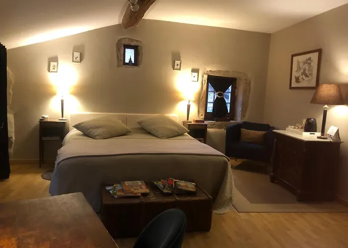 La Maison des Gardes - Chambres d'hôtes Cluny