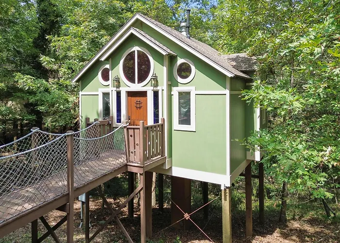 The Grand Treehouse Resort Eureka Springs