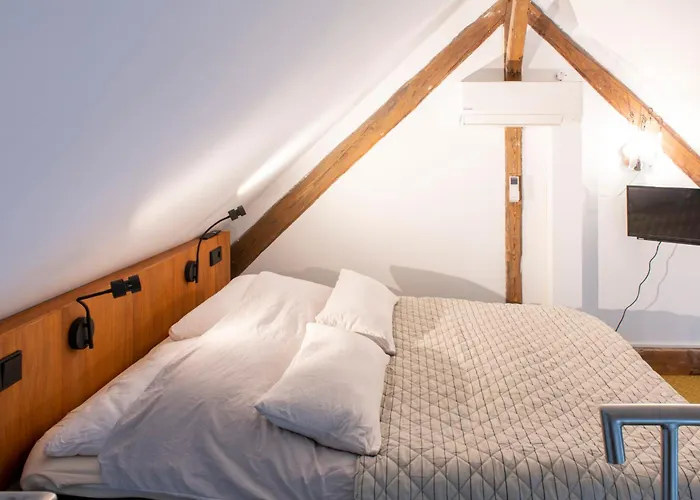 B&B Reveille