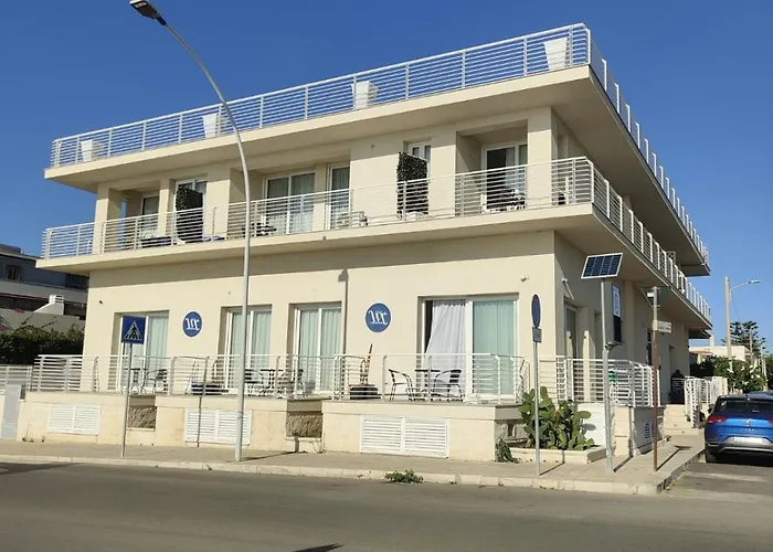 White Apartments & Spa Avola