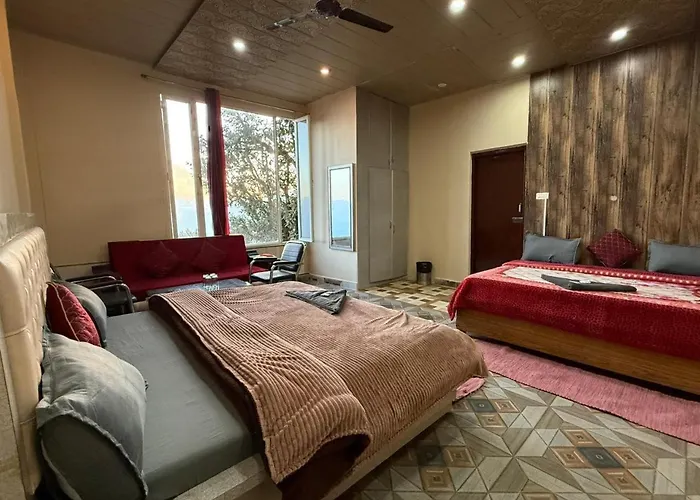 Hotel Sunrise Inn & Restaurant, Kanatal