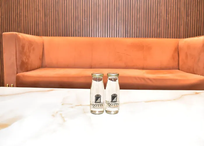 Qotel Comfort Golden Saffron - Hotel In Punjabi Bagh Near Metro
