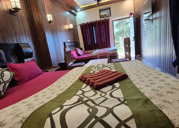 Bisht Hotel And Restaurant