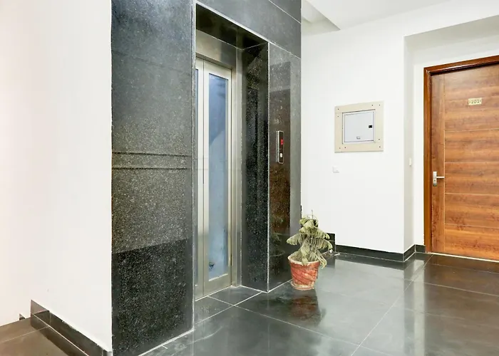 Super Townhouse Eden Garden Zirakpur