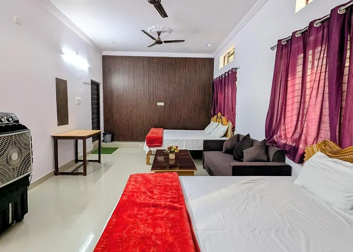Hotel Sakshi Palace