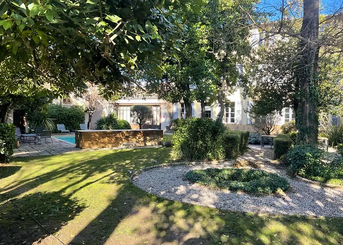 Maison Sumiane - Maison d hotes et locations avec piscine Brignoles