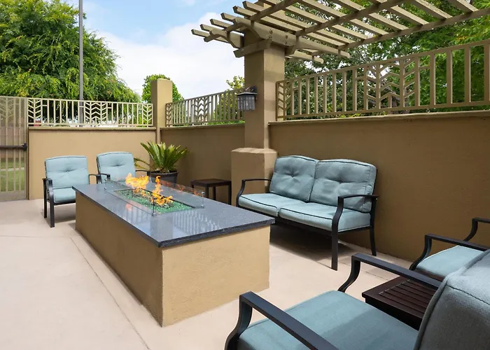 Larkspur Landing Extended Stay Suites Hillsboro