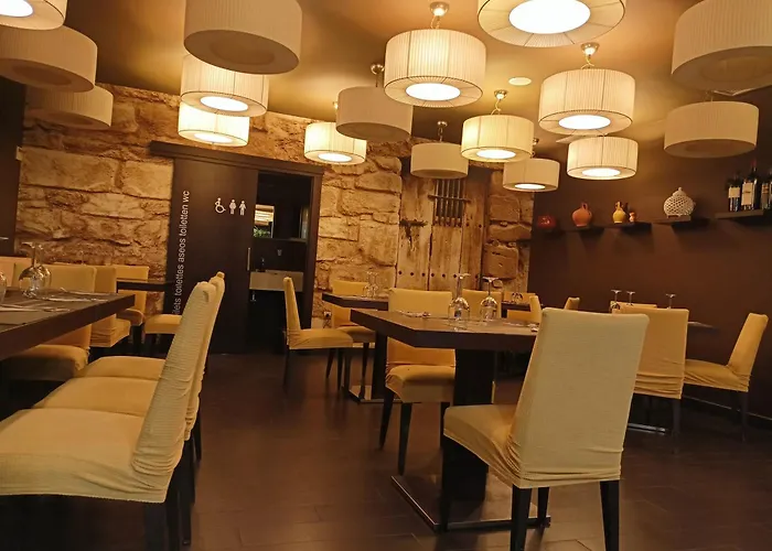 Hotel Rey Sancho Navarrete