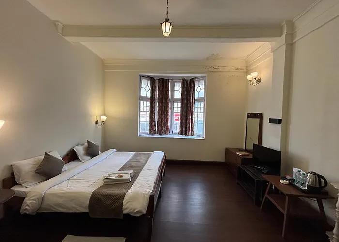 Pineridge Hotel At Mall Road