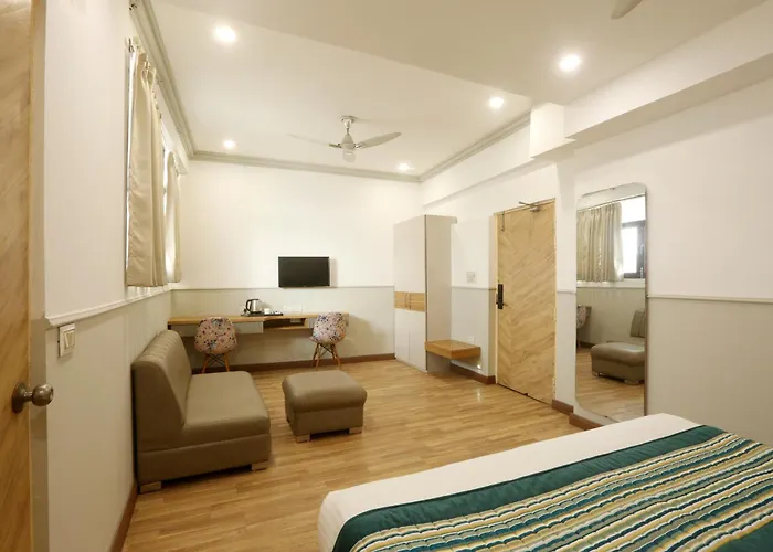 Hotel Emerald Suites By Aura