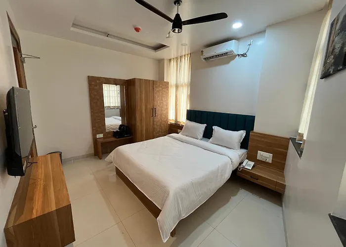 Hotel Lotus Suites