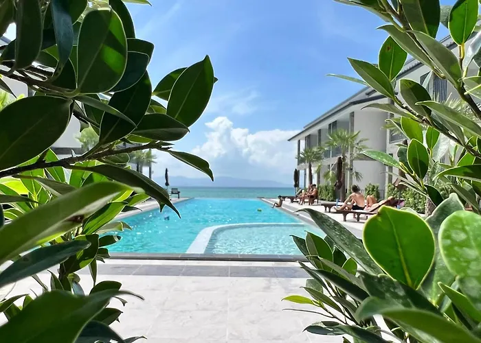 Double Rock Beach Hotel