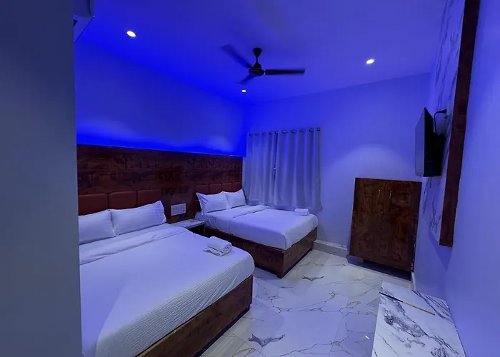 Hotel Midnight Lodging & Boarding