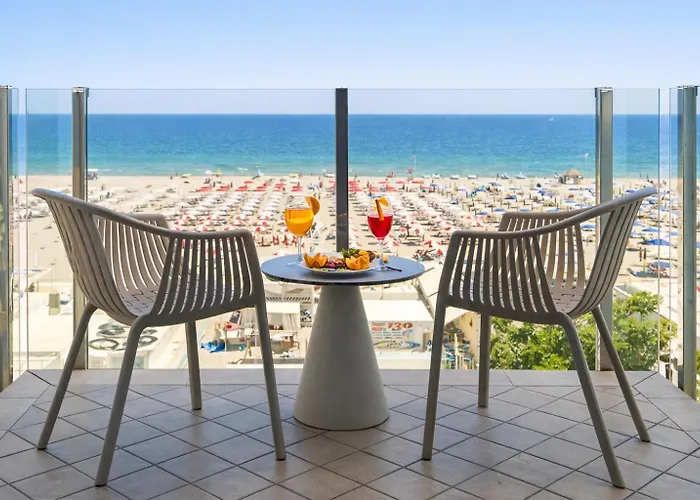 Hotel Regina in spiaggia Rimini