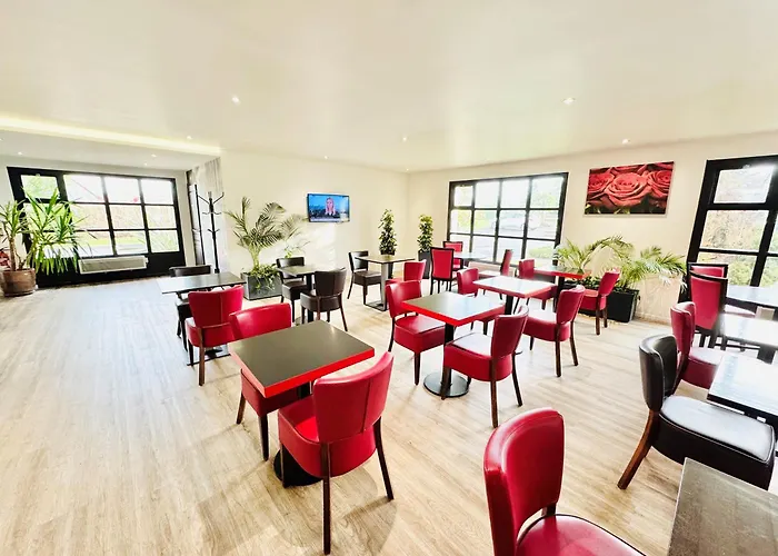 Hotel Pavillon des Gatines Plaisir
