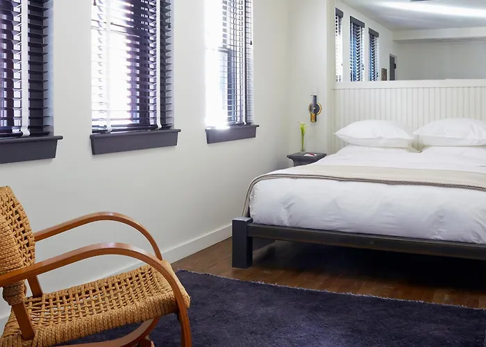 Neptune, An Ash Hotel