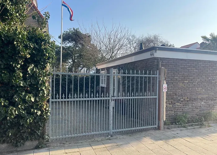 Cottage 44 - Free Parking! Zandvoort