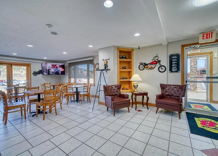 Super 8 By Wyndham Sturgis Hotel