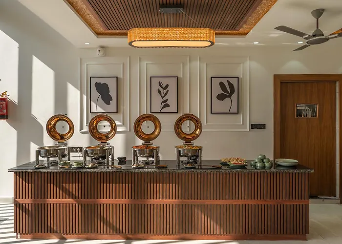 Perfectstayz Luxe Kapilaz With Rooftop Pool & Cafe, Bhimtal
