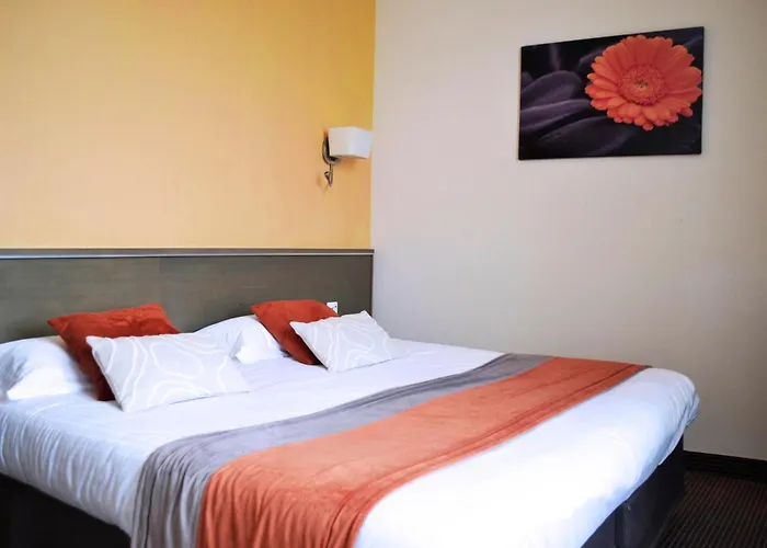Brit Hotel Le Surcouf