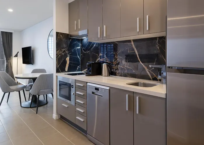 Meriton Suites Broadbeach