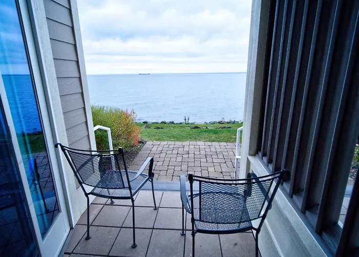 Beacon Pointe On Lake Superior Duluth