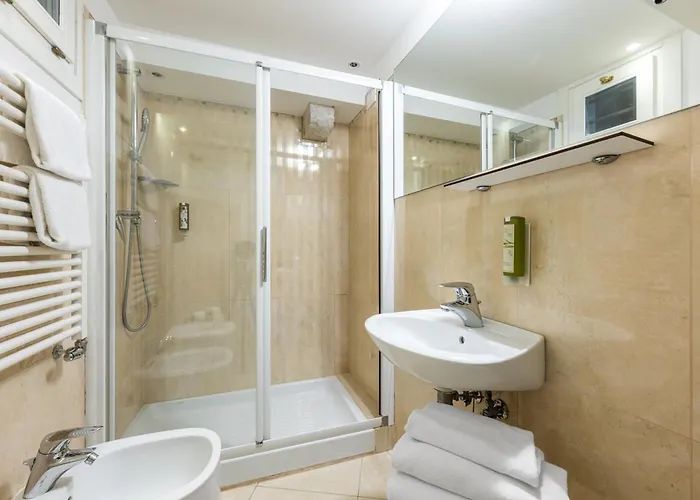 Leone Hotel
