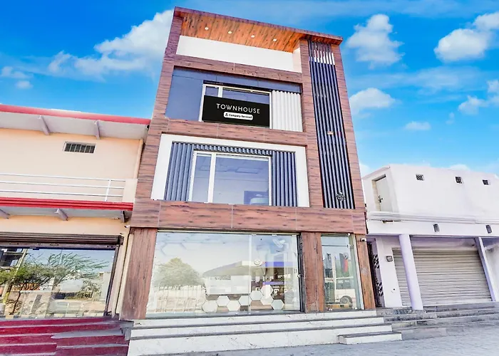 Townhouse Govardhan