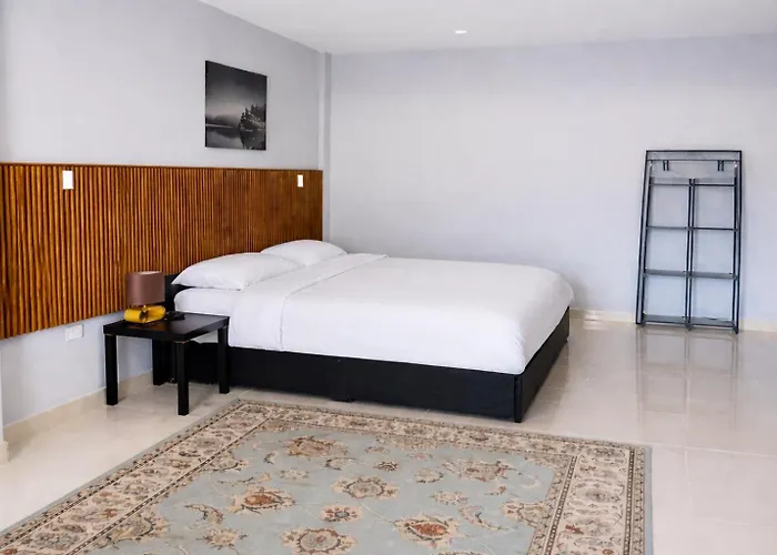 Tris Estates Hotel & Suites