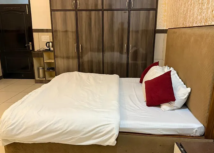 Primrose Hotel