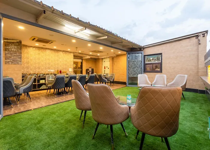 Hotel Vanson Villa, City Centre - With Free Airport & Train Station Pickup