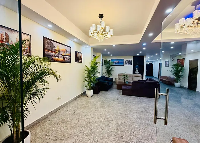 Hotel Oxygen Bloom-Near Noida Sector 18 Metro