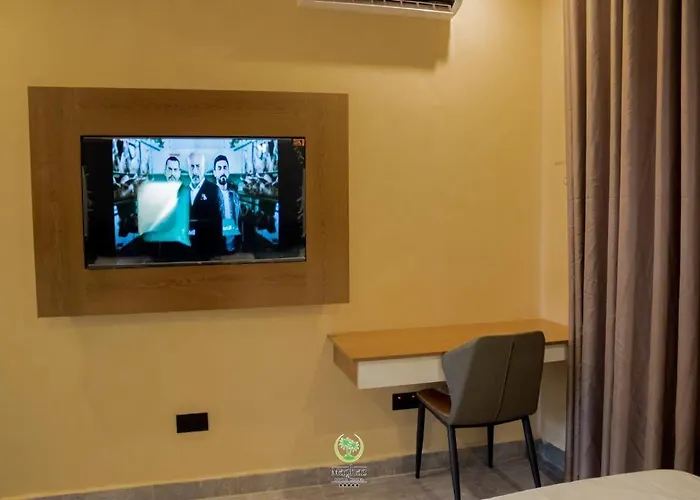 Maghaz Hotel