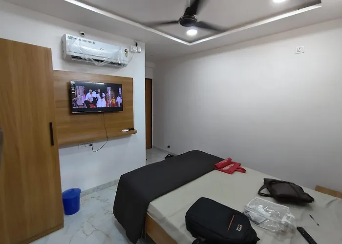 Ishwari'S Heights And Services