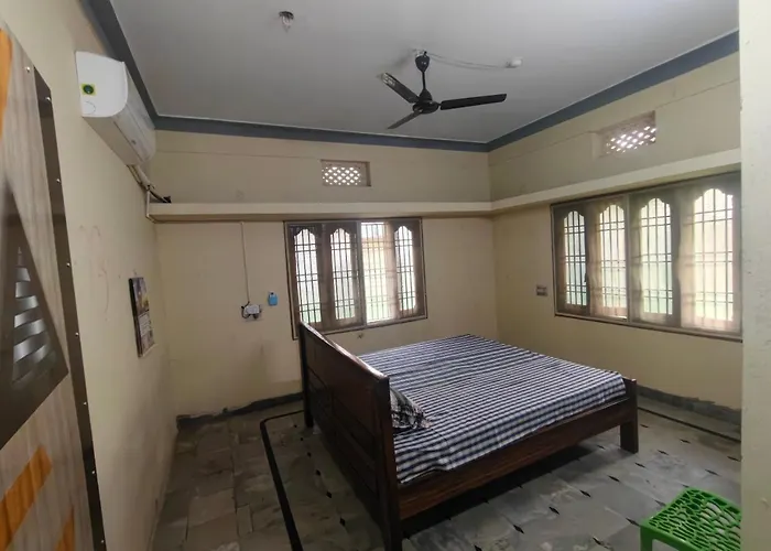 Ganesh Dormitory Ac Rooms Meeting Halls