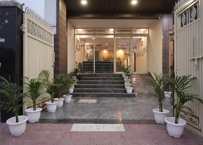 Life Tree Hotel And Banquet Hall, Sector 63A