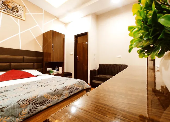 Hotel Land Royal Stays - Premium Rooms In Budget