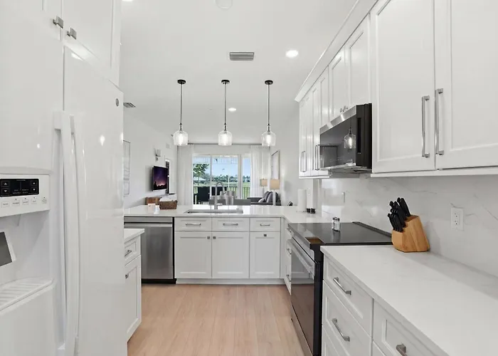 Greenlinks Golf Villas At Lely Resort