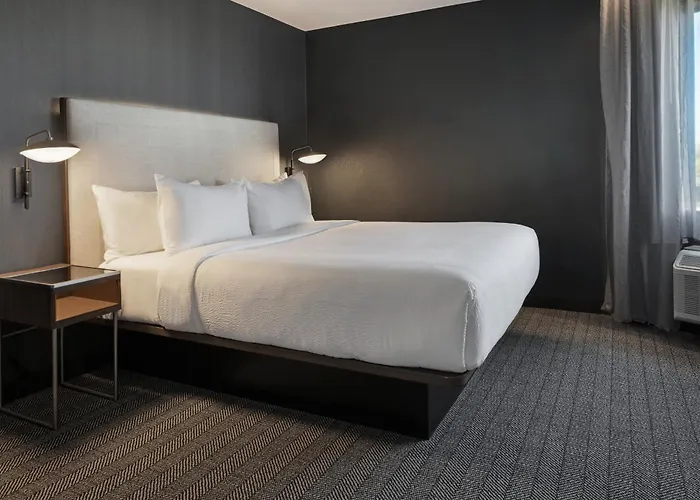 Courtyard By Marriott Chino Hills (Adults Only) Hotel