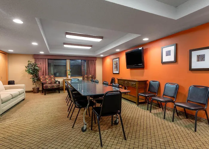 Americinn By Wyndham Hartford Wi