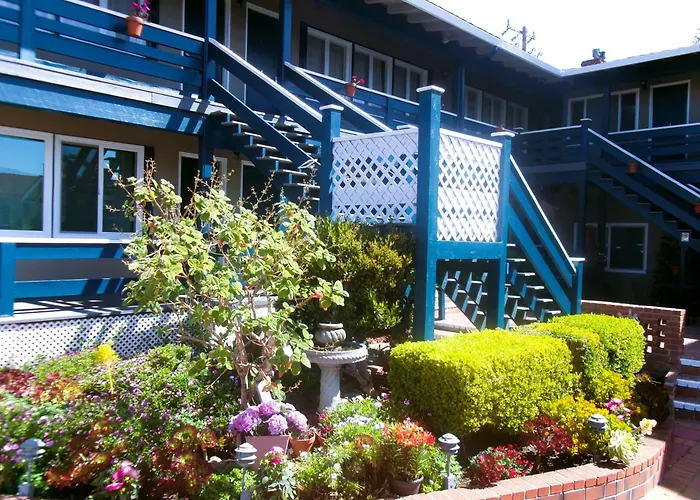 Carmel Wayfarer Inn