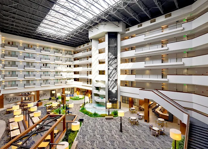 Doubletree By Hilton Davenport Hotel